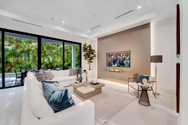 Boca Raton, FL 33432,1133 NE 3rd AVE