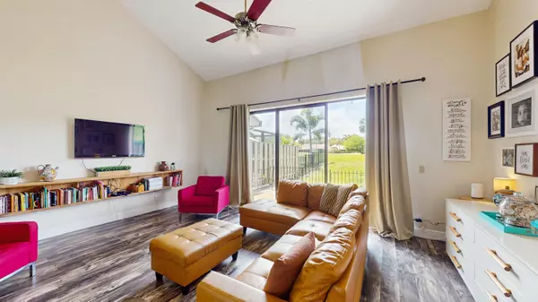 Deerfield Beach, FL 33442,527 E Deer Creek Wildwood LN