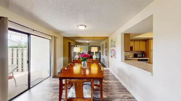 Deerfield Beach, FL 33442,527 E Deer Creek Wildwood LN