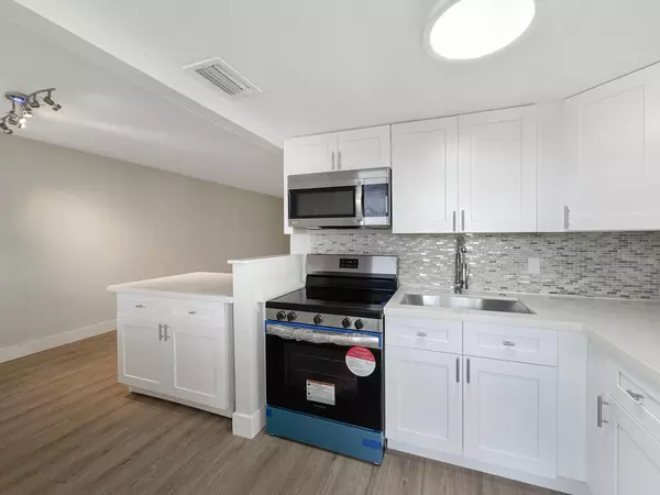 Boynton Beach, FL 33435,2213 NE 1st CT 204