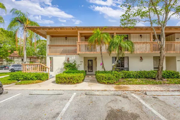 405 S Brackenwood LN, Palm Beach Gardens, FL 33418