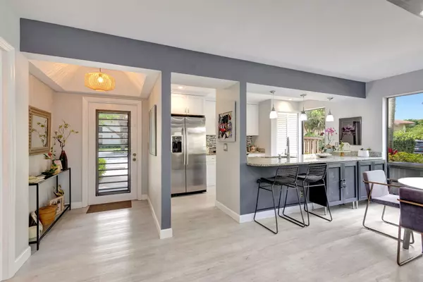 Palm Beach Gardens, FL 33418,405 S Brackenwood LN