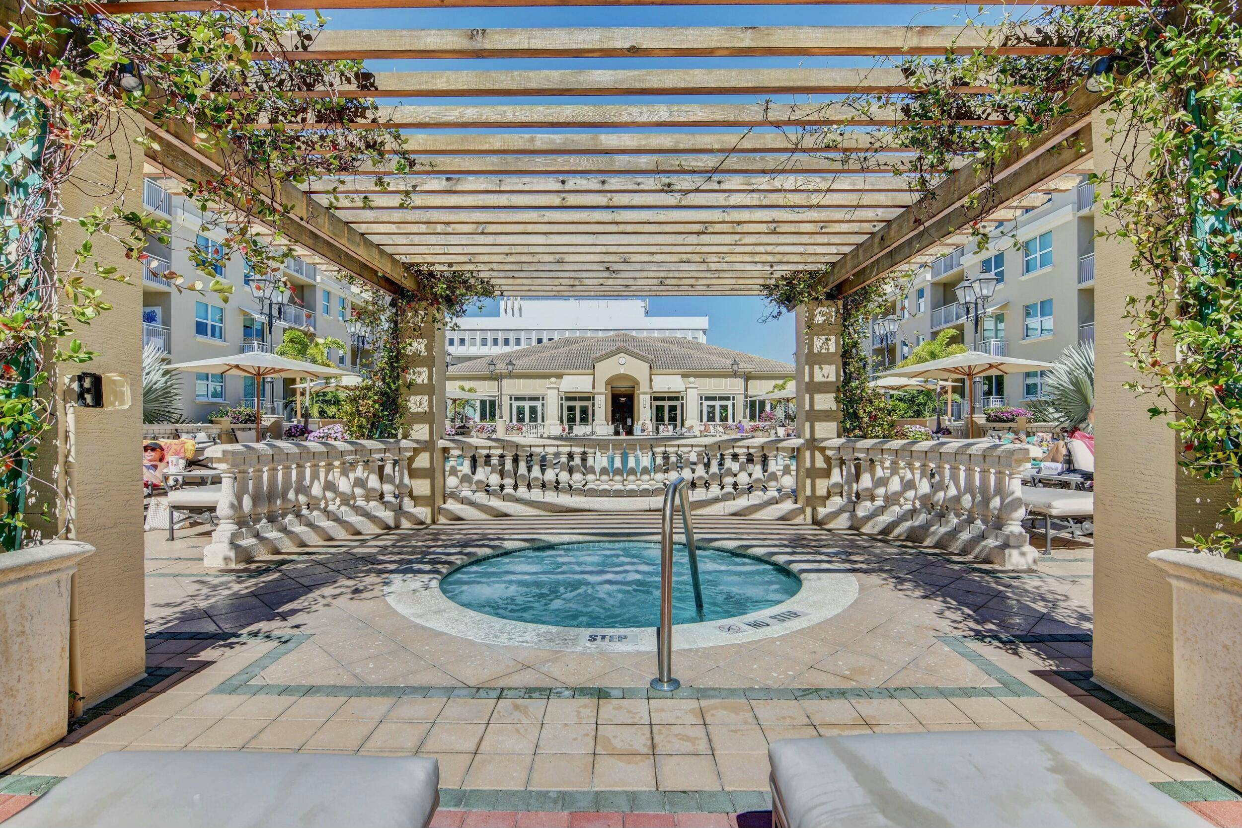 99 SE Mizner BLVD 401, Boca Raton, FL 33432