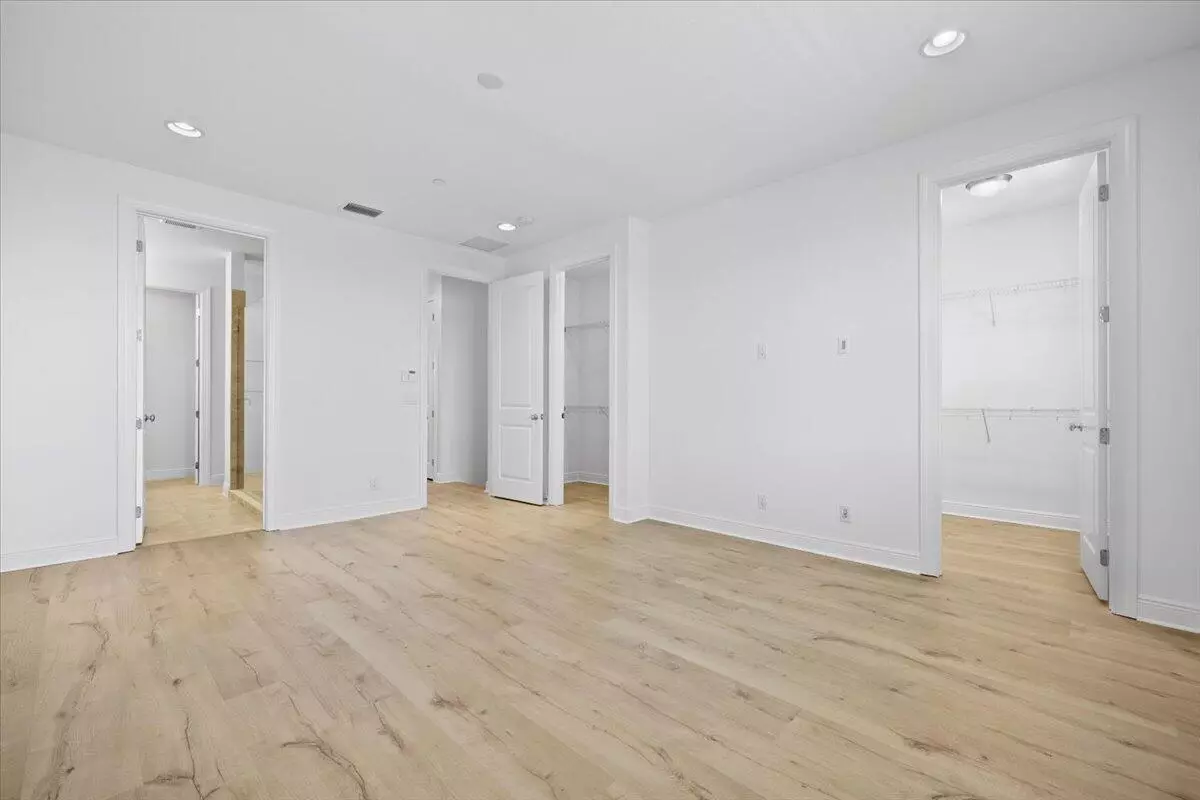Palm Beach Gardens, FL 33418,4141 Faraday WAY