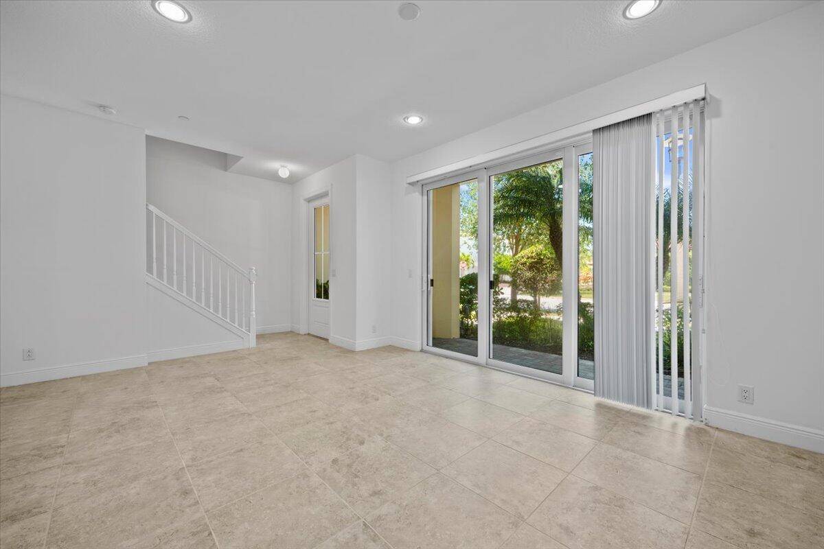 Palm Beach Gardens, FL 33418,4141 Faraday WAY