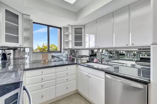 Boca Raton, FL 33433,6372 La Costa DR 302
