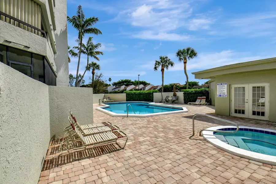 6372 La Costa DR 302, Boca Raton, FL 33433