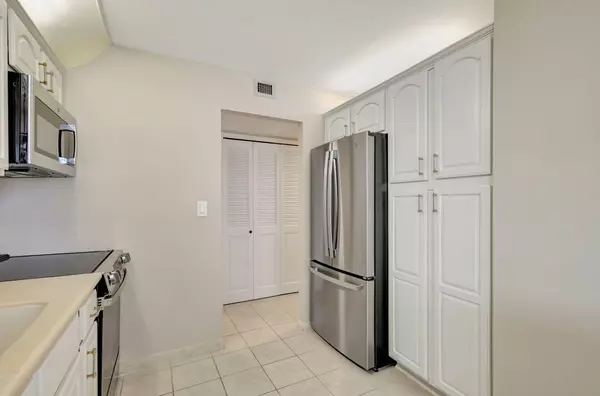 Riviera Beach, FL 33404,4200 N Ocean DR 2-303