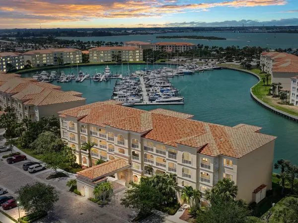 Hutchinson Island, FL 34949,17 W Harbour Isle DR Ph03