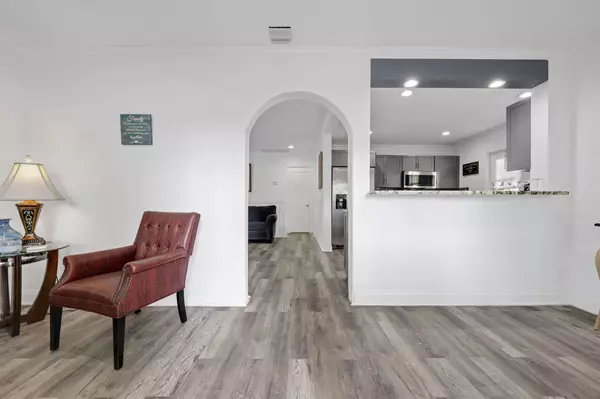 West Palm Beach, FL 33407,422 49th ST