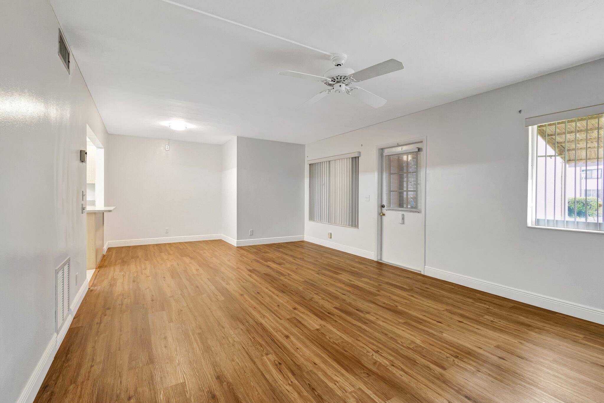 Greenacres, FL 33463,335 Knotty Pine CIR A-1