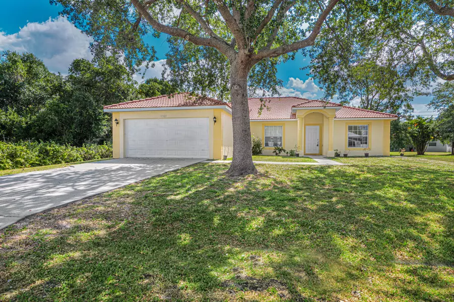 1925 SW Aladdin ST, Port Saint Lucie, FL 34953