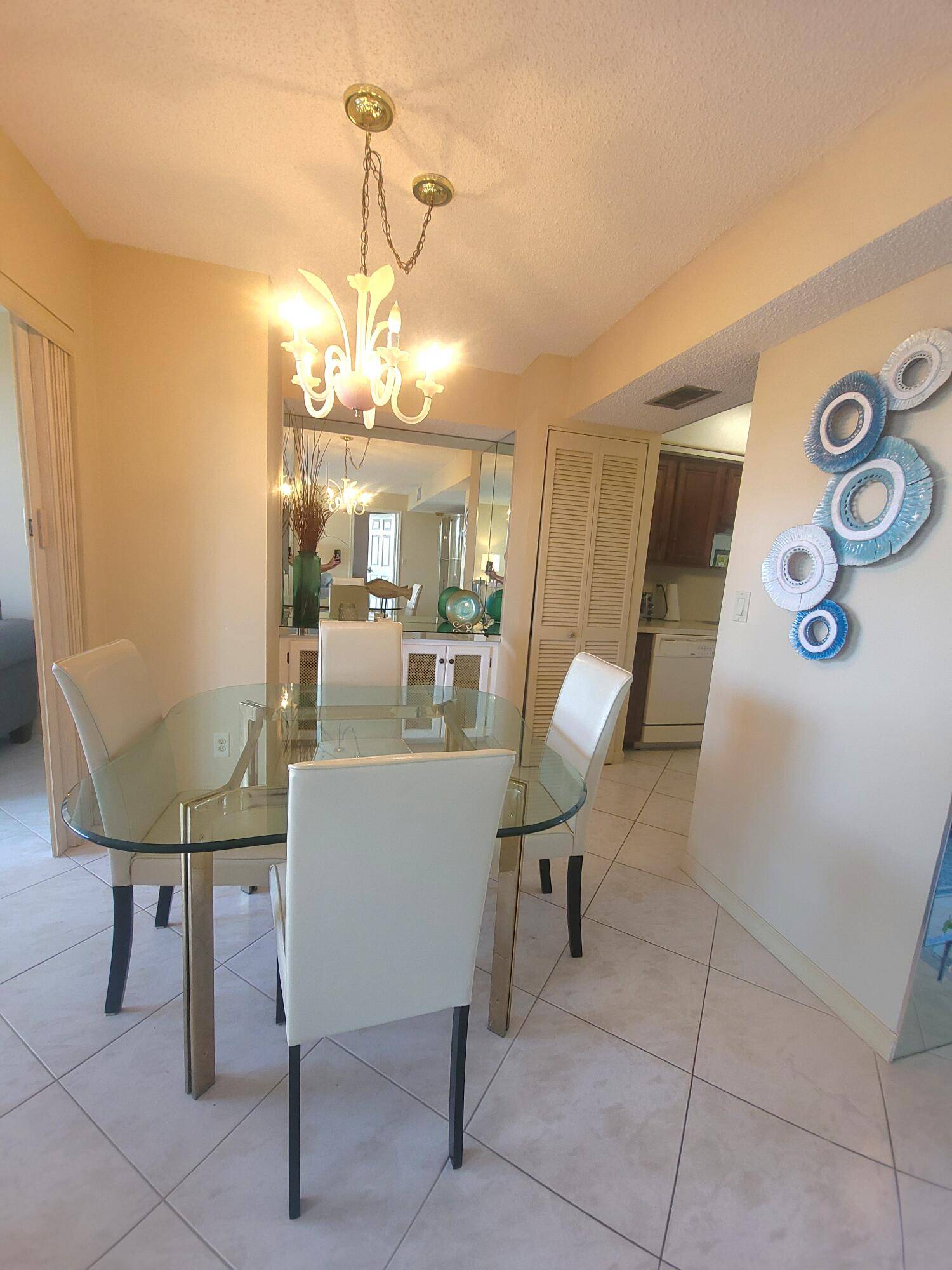 Boca Raton, FL 33487,800 Jeffery ST 408