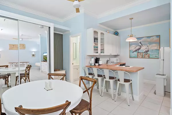 Palm Beach, FL 33480,235 Sunrise AVE 1050