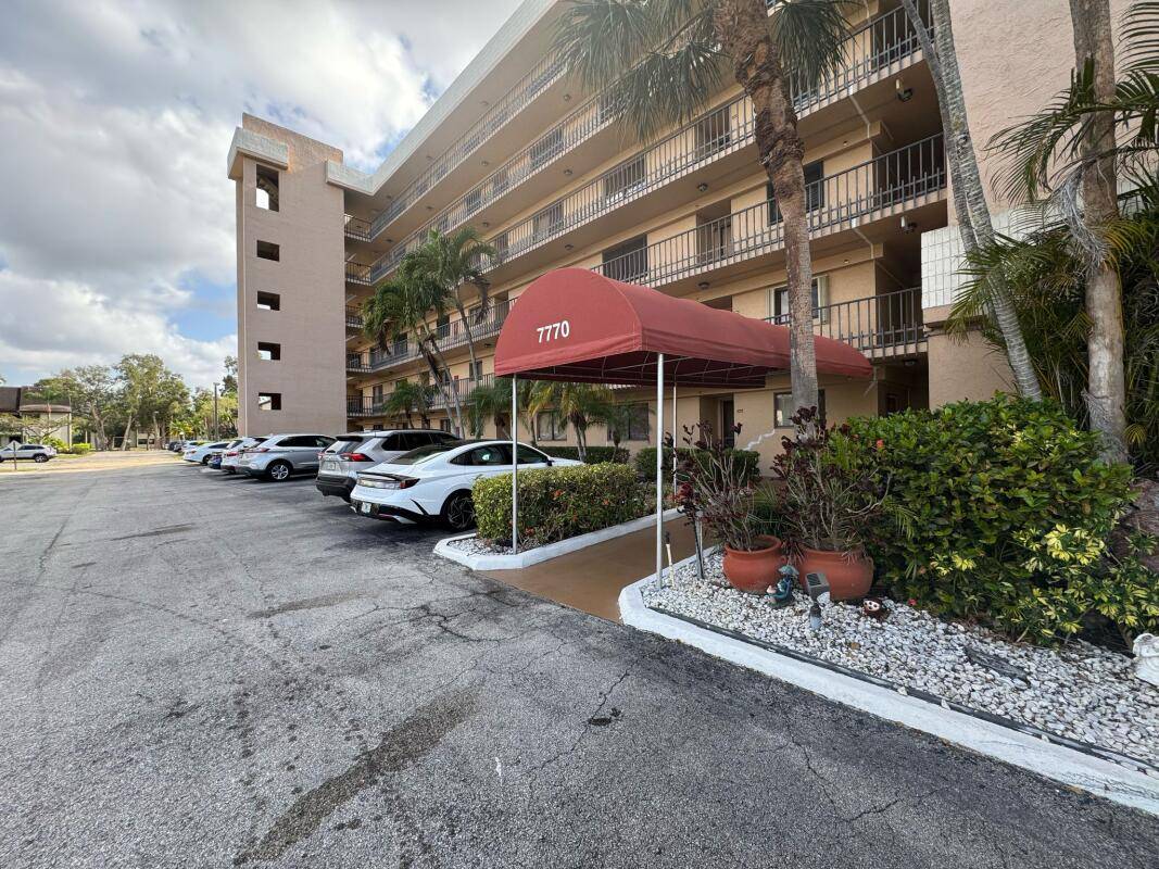 7770 Tahiti LN 501, Lake Worth, FL 33467