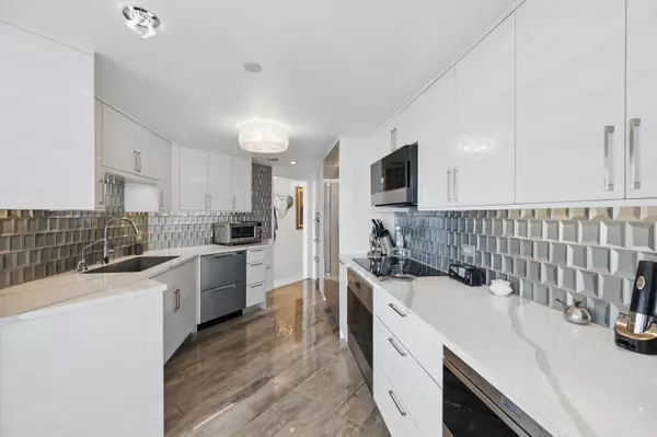 West Palm Beach, FL 33401,525 S Flagler DR 16a