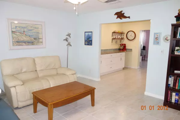 Boynton Beach, FL 33426,2392 SW 10th AVE