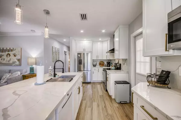 Jupiter, FL 33458,404 S Caloosahatchee AVE