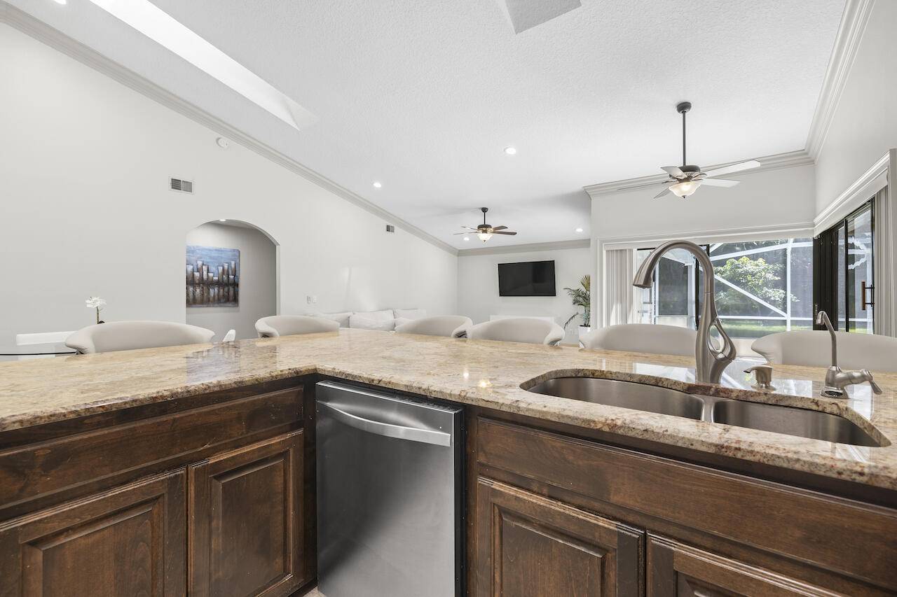 Wellington, FL 33414,15600 Rolling Meadows CIR