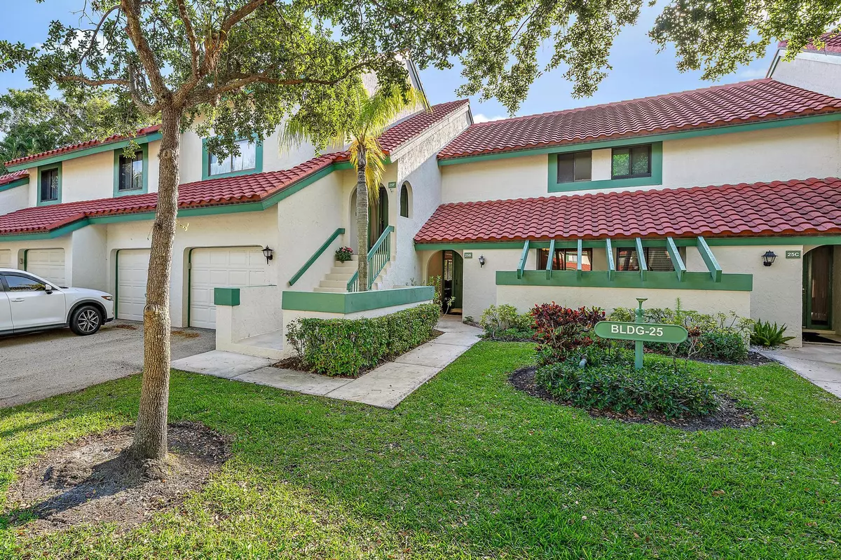Palm Beach Gardens, FL 33418,25 W Lexington LN B
