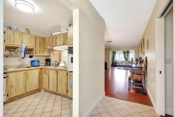 West Palm Beach, FL 33415,5800 W Fernley DR 45