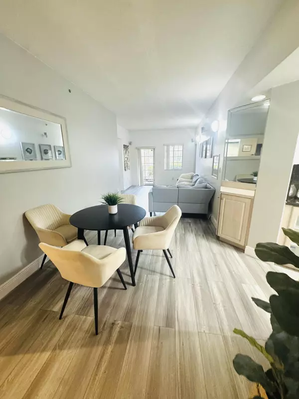 Hialeah, FL 33015,17405 NW 75th PL 107