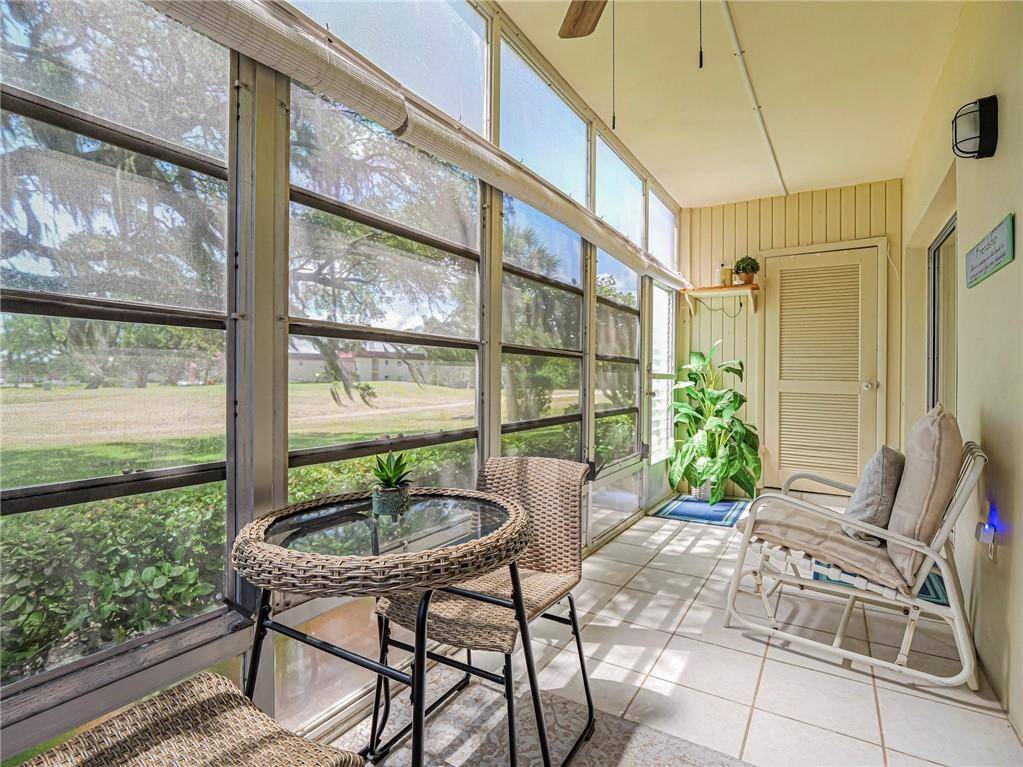 Vero Beach, FL 32962,92 Spring Lake DR 107