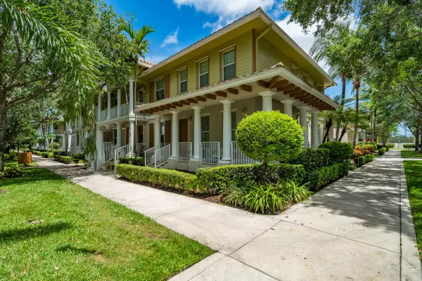 4198 St Lukes LN, Jupiter, FL 33458