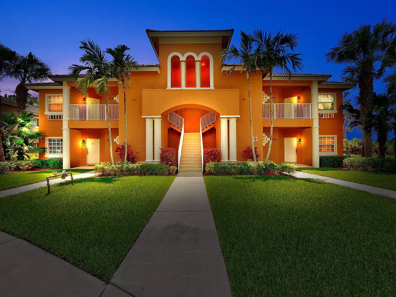 Port Saint Lucie, FL 34986,8298 Mulligan CIR B