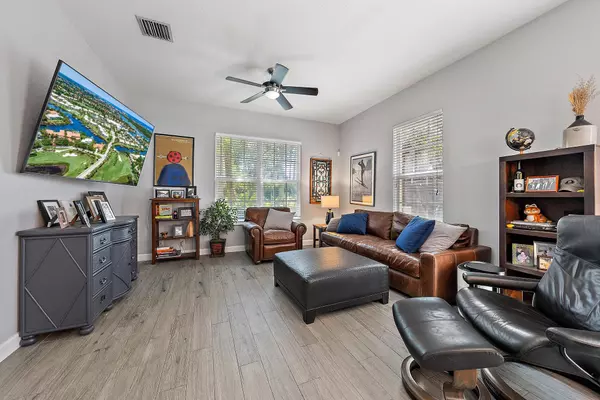 West Palm Beach, FL 33411,2789 Eagle Rock CIR 210