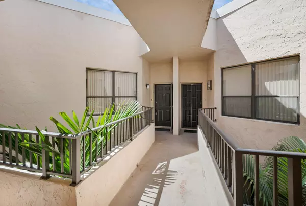 Boca Raton, FL 33433,7472 La Paz BLVD 306