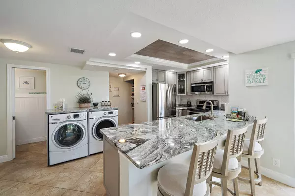 Jupiter, FL 33477,353 S Us Highway 1 D101