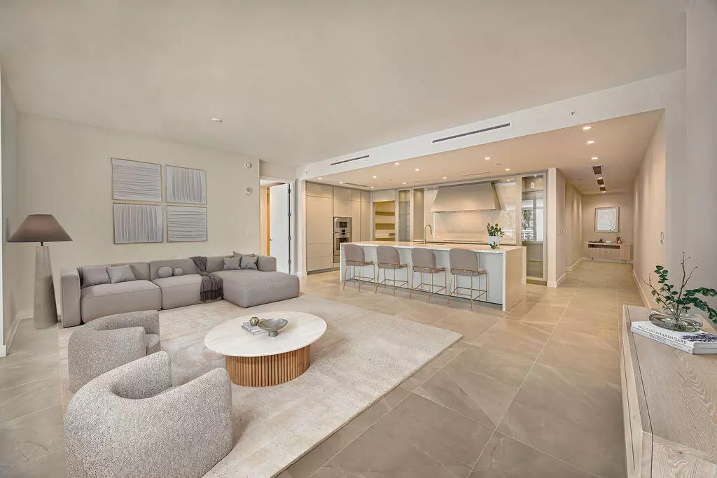 Boca Raton, FL 33432,220 SE Mizner BLVD 204