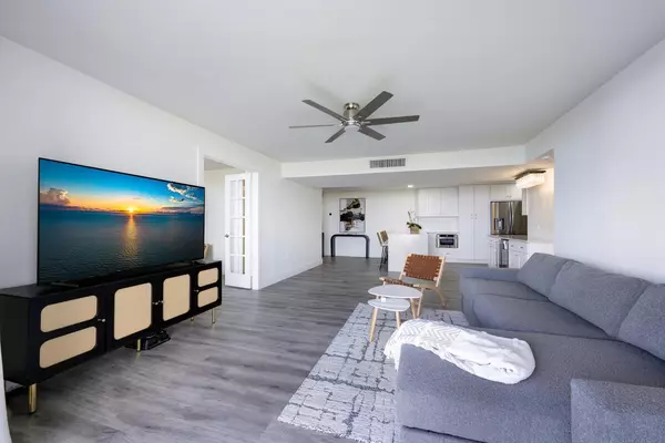 West Palm Beach, FL 33407,5600 N Flagler DR 1207