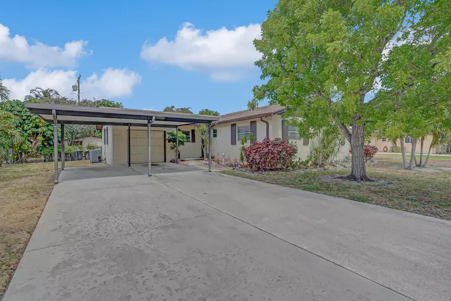 1695 Roy DR, West Palm Beach, FL 33415