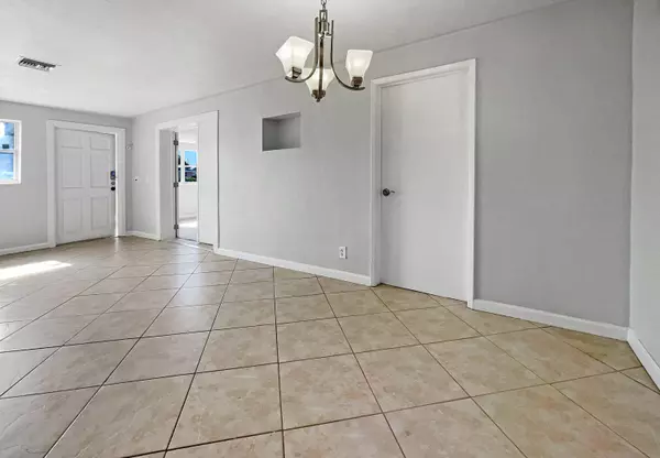 Delray Beach, FL 33444,327 NW 11th AVE