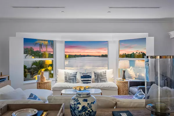 Manalapan, FL 33462,209 Evans LN