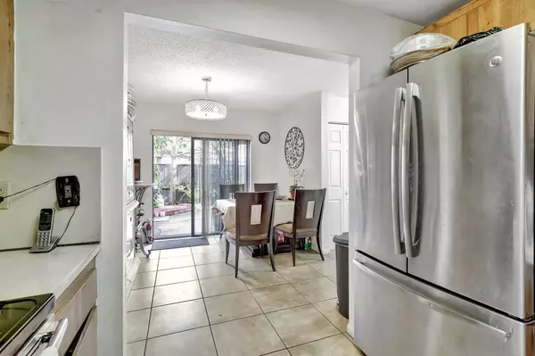 Pembroke Pines, FL 33024,1851 Bayberry DR