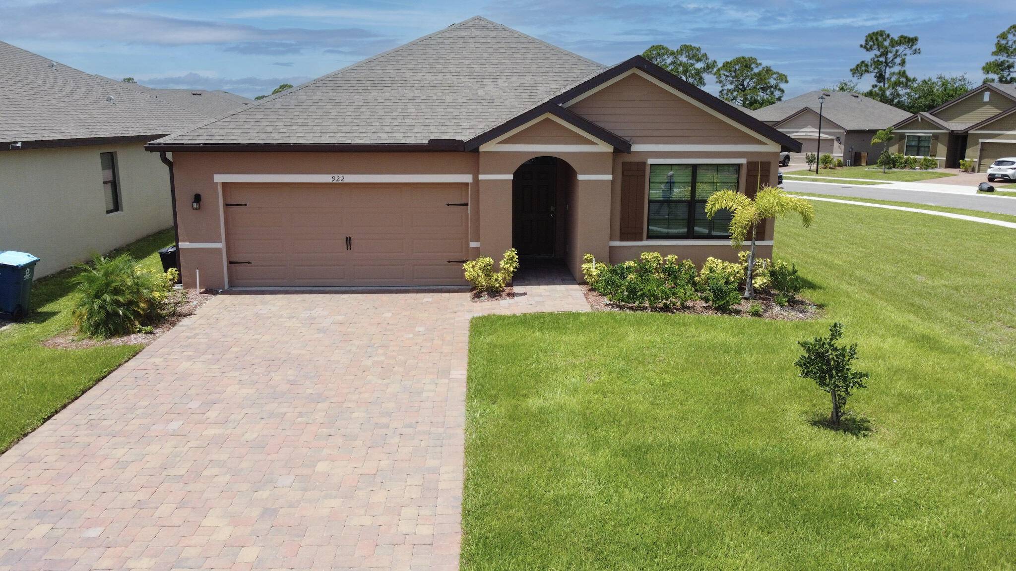Palm Bay, FL 32909,922 SE Remington Green DR