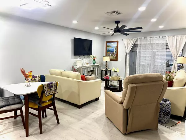 West Palm Beach, FL 33415,2551 W Emory DR G