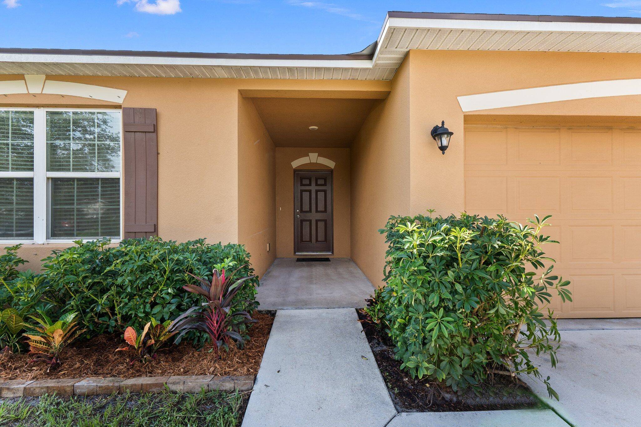 Port Saint Lucie, FL 34953,950 SW Longfellow RD
