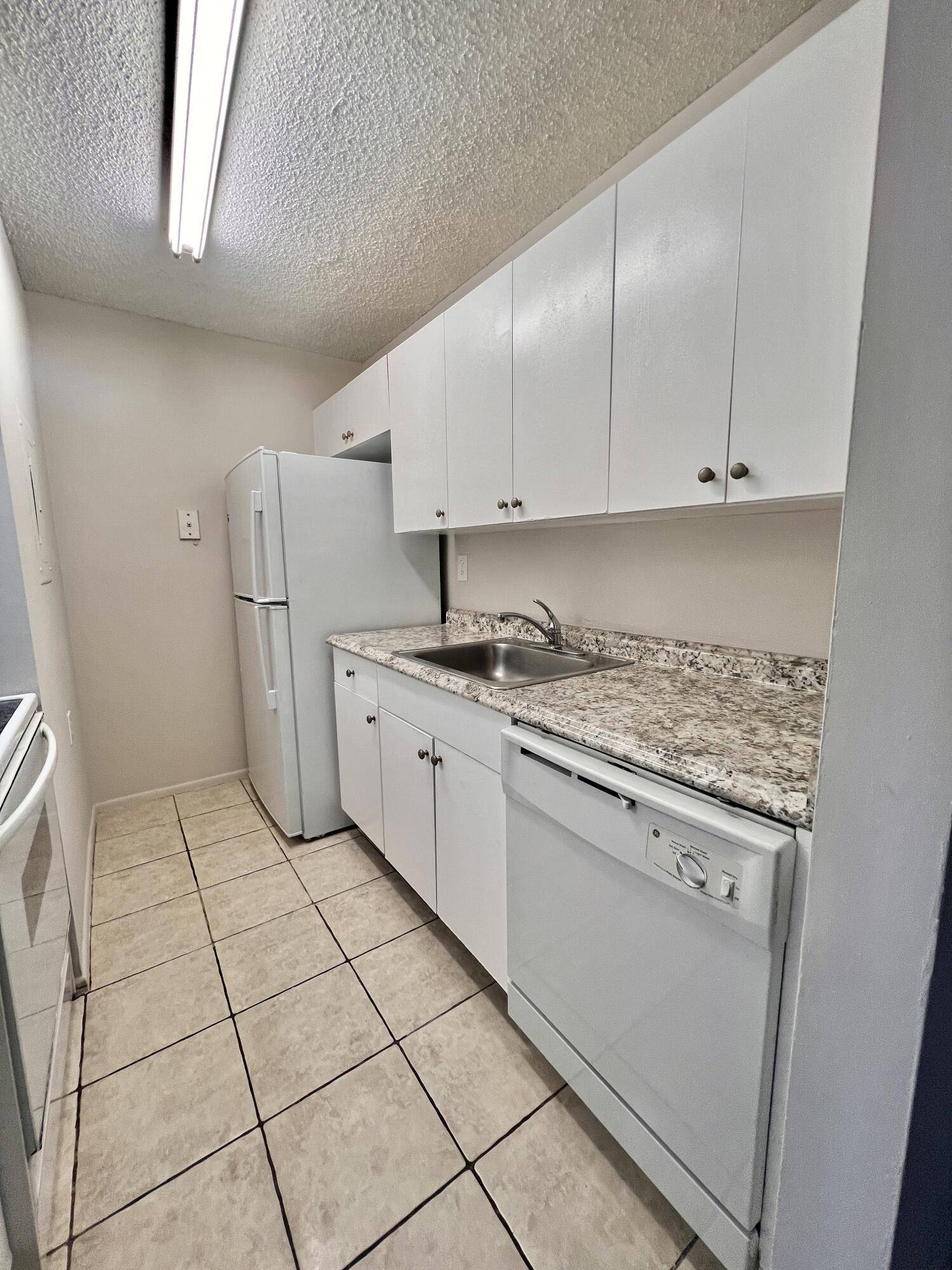 West Palm Beach, FL 33411,1174 Lake Terry DR M