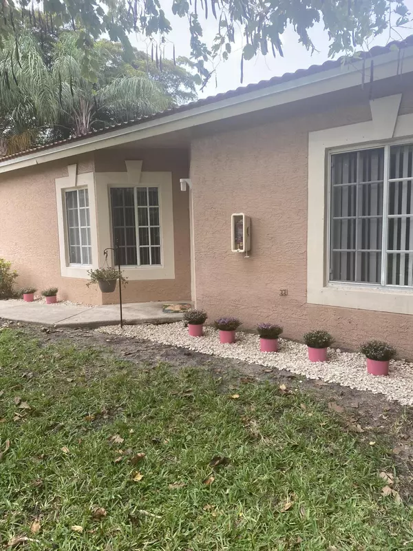 Boynton Beach, FL 33436,9888 Kamena CIR
