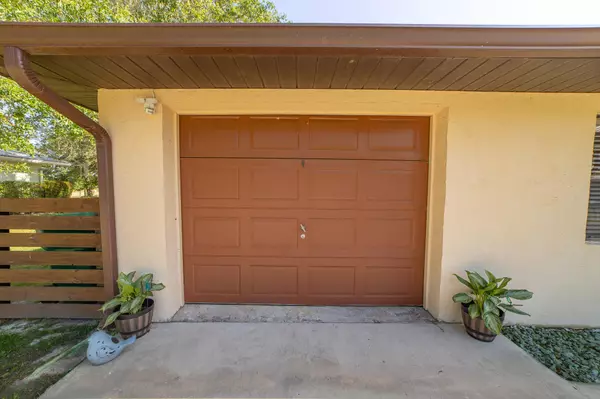 Okeechobee, FL 34972,440 NE 138th ST