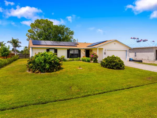 720 SW Broadview ST, Port Saint Lucie, FL 34983
