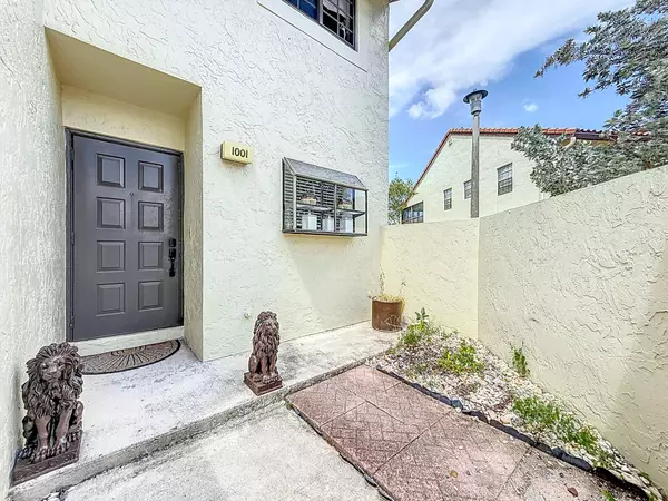 Deerfield Beach, FL 33442,1001 Republic CT