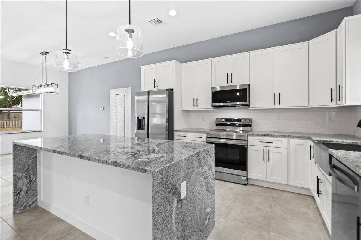 Palm Bay, FL 32909,2933 SE Tivoli AVE