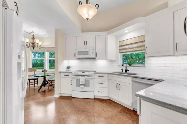 2437 SW Foxpoint TRL, Palm City, FL 34990