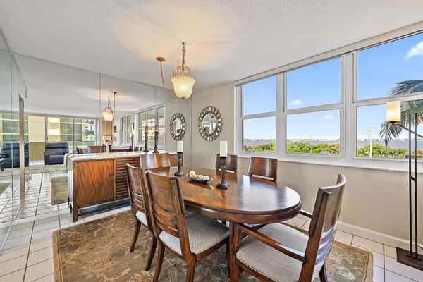 Singer Island, FL 33404,5440 N Ocean DR 202