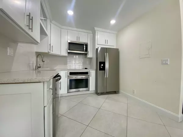 Delray Beach, FL 33484,296 Burgundy G